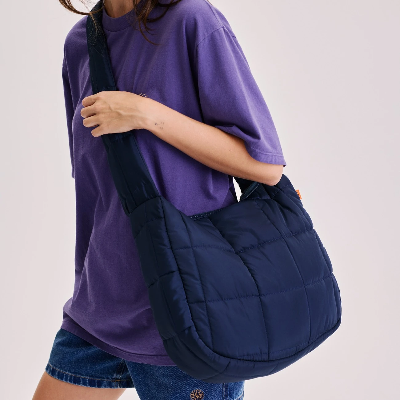 Puffer bag bolsa acolchoada azul marinho com alça transversal